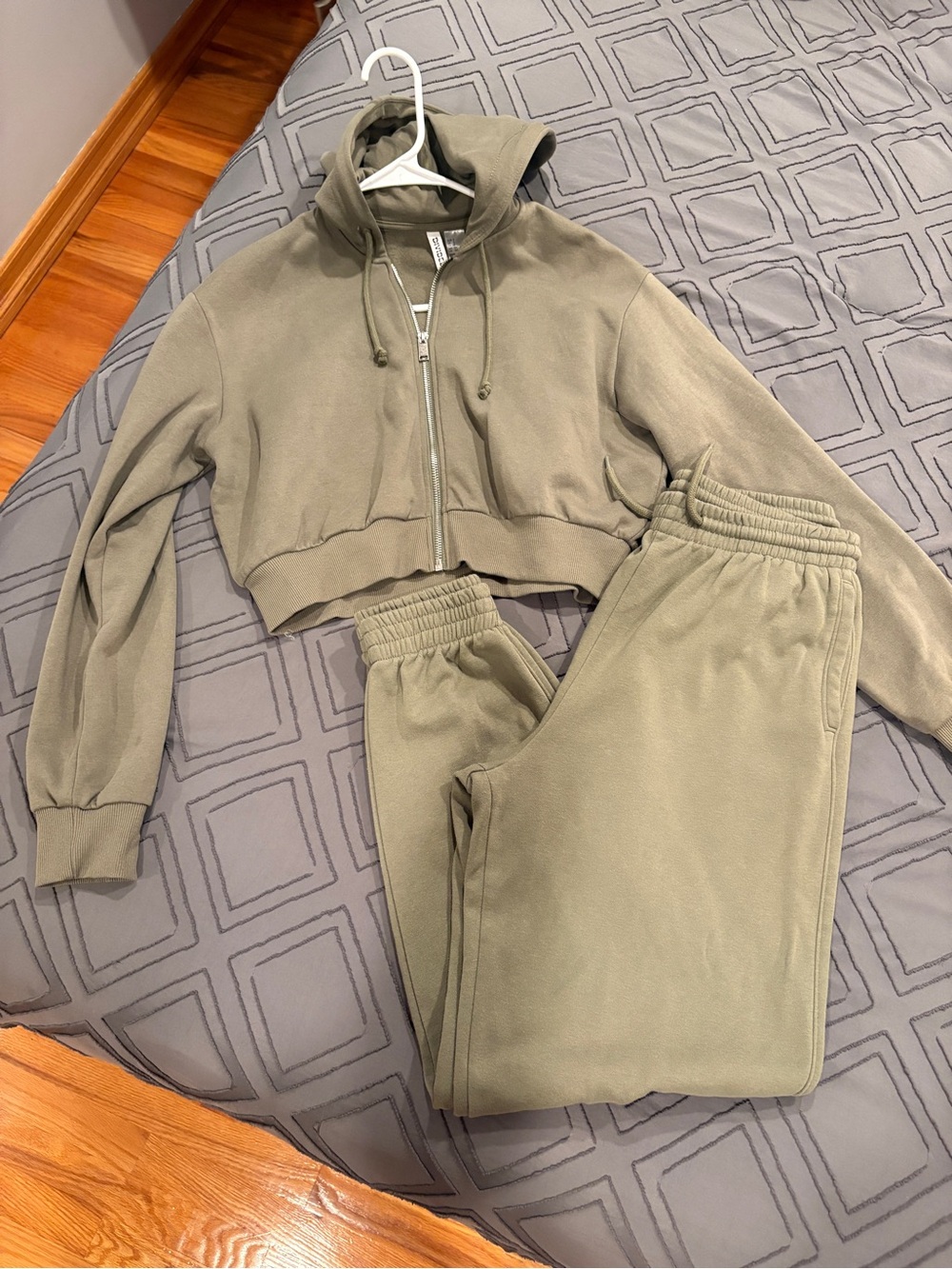 H&M sweatsuit